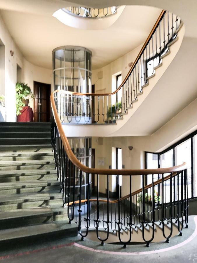 Spacious Bauhaus Icon Flat With Fitness Room In Central Buda, Close To The River And Margaret Island Budapest Exterior foto